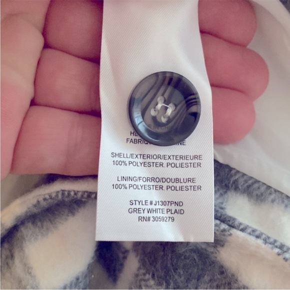 Lined Shacket w/Pockets Plaid Flannel Gray & White NWT by Thread & Supply - Picture 10 of 11